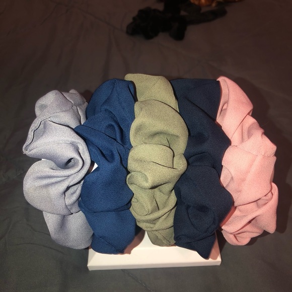 Scrunchie Set - Picture 3 of 3
